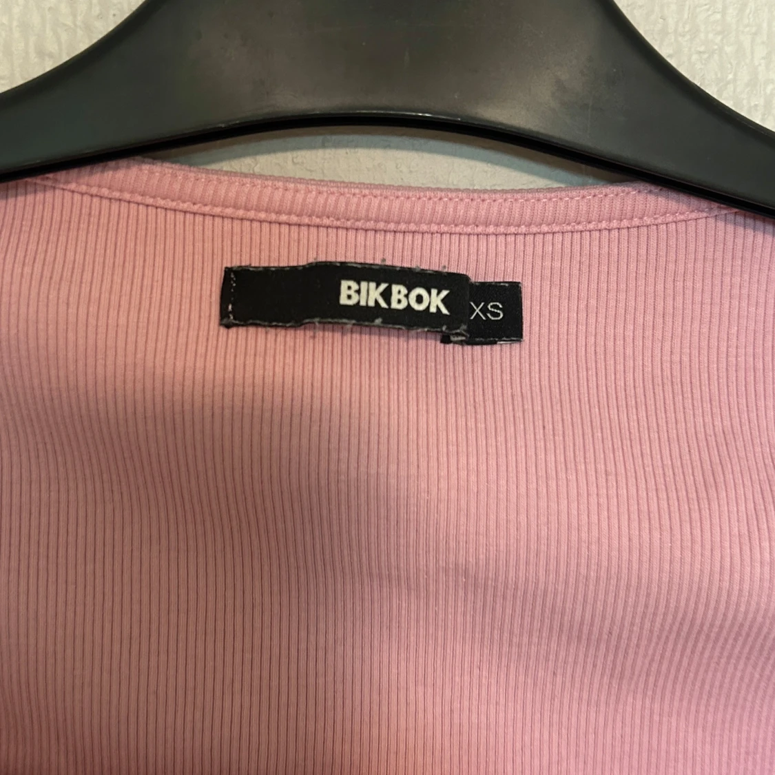 Rosa ribbad topp från Bik Bok - 1