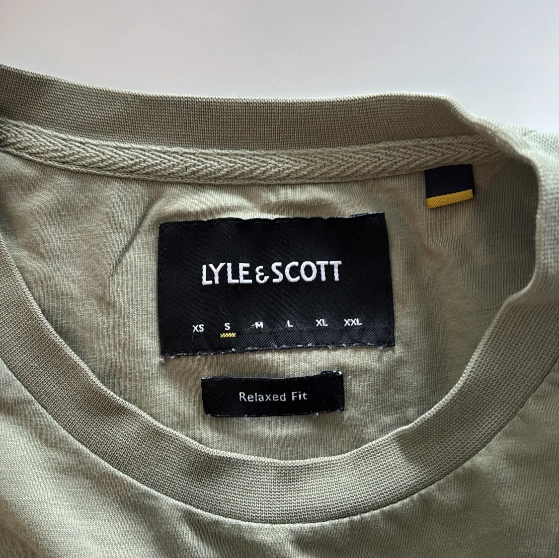 Olivgrön t-shirt från Lyle & Scott - 4