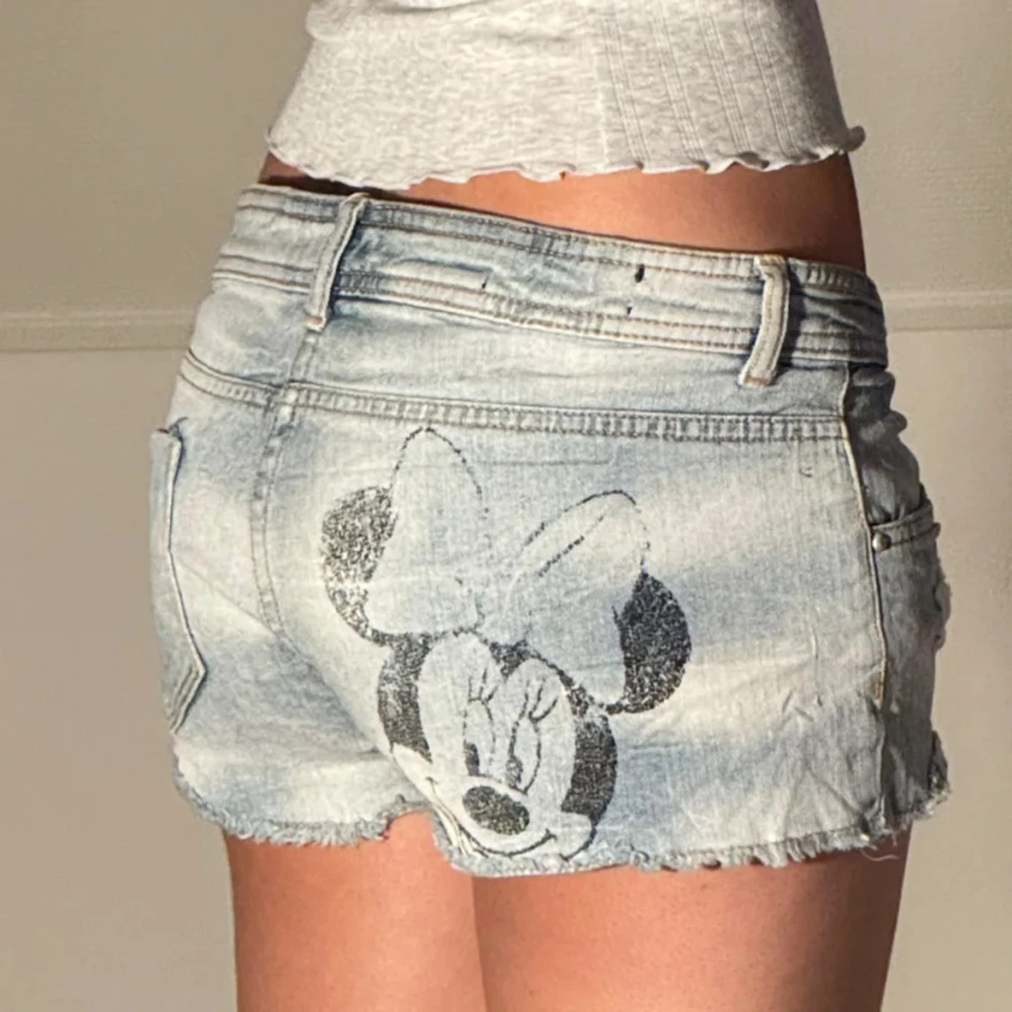 Disney ljusblå jeansshorts med Minnie - 1
