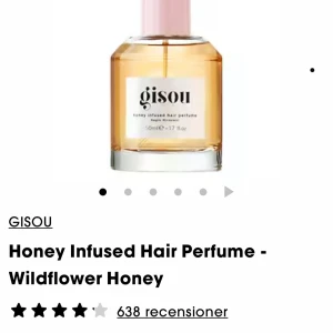 Gisou Honey Infused Hair Perfume 50ml - Gisou Honey Infused Hair Perfume i doften Wildflower Honey.🍯 Perfekt för dig som vill ge håret en söt och fräsch doft med inslag av honung! Återfuktar och ger glans åt håret💛 Enbart testad en gång! Nypris 459kr.