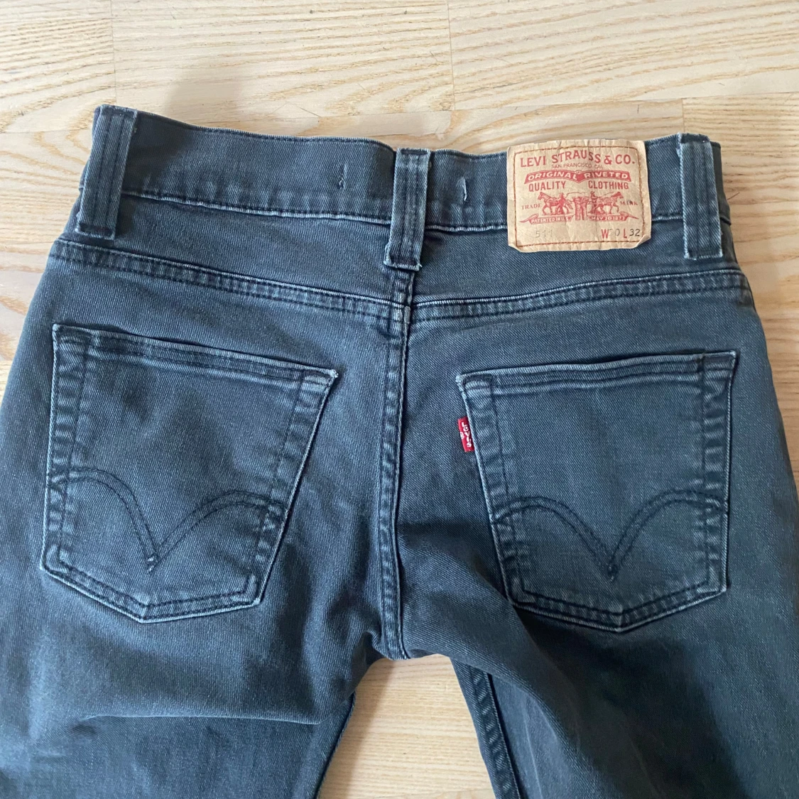 Levi's 511 gråa jeans - 3