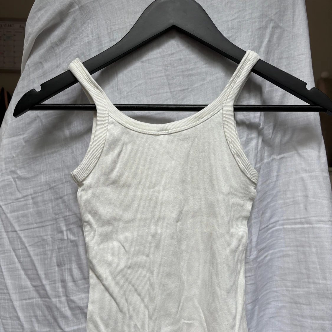 Vit ribbat linne - 1