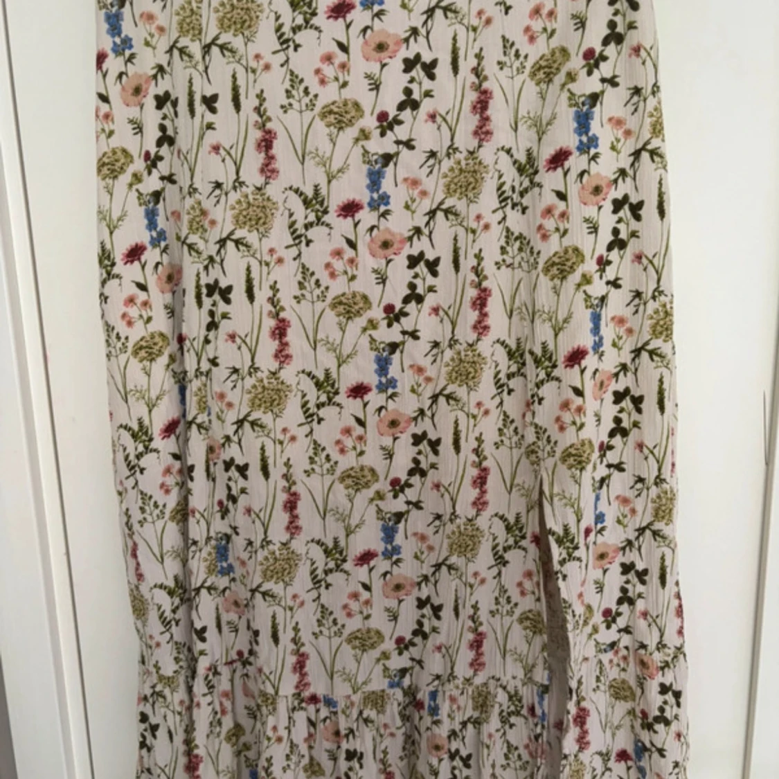 Blommig långkjol från objekt