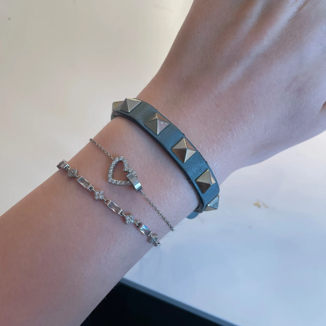 Valentino rockstud läderarmband med nitar  - 1