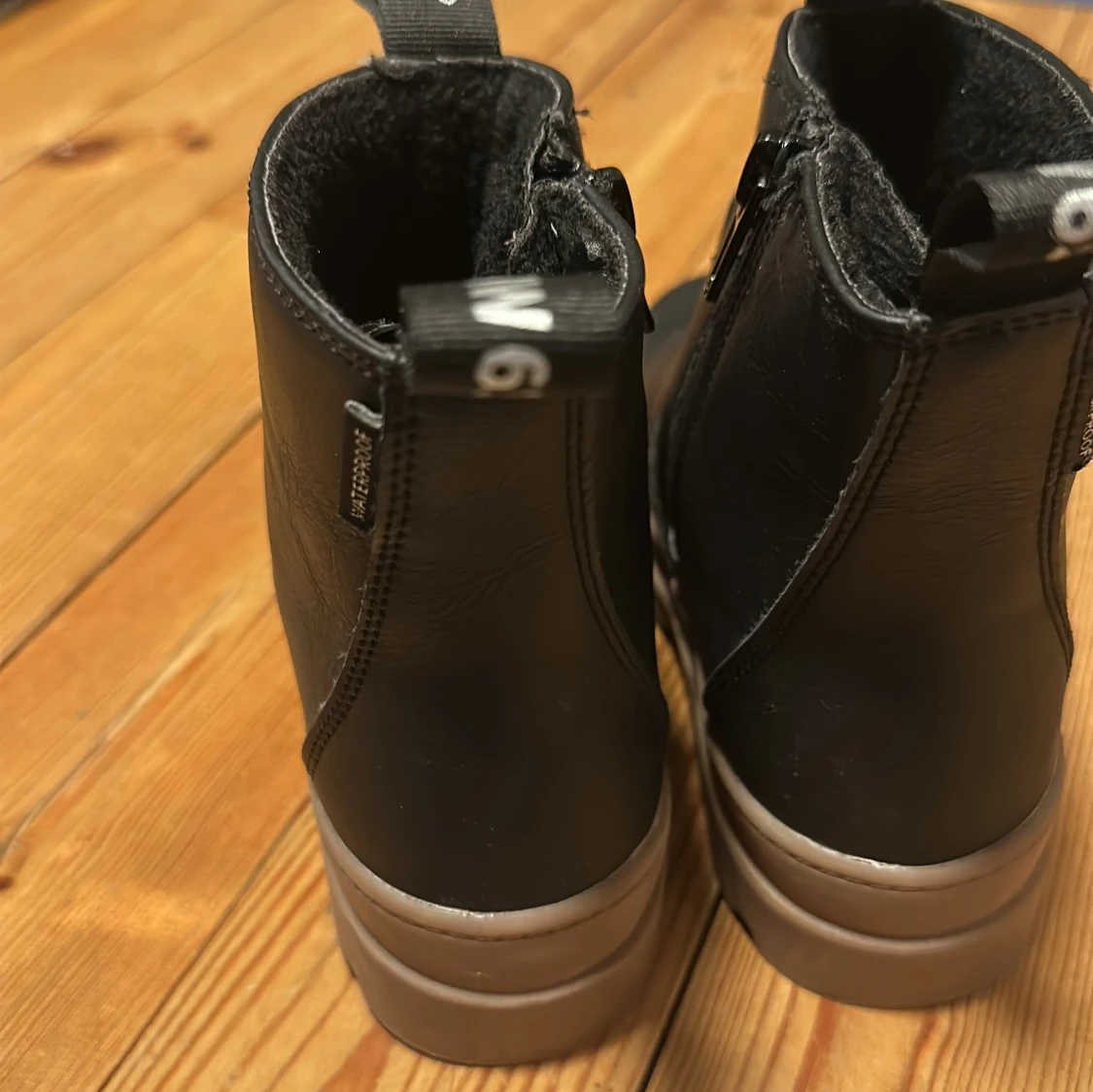 Svarta boots från H&M med grov sula - 4