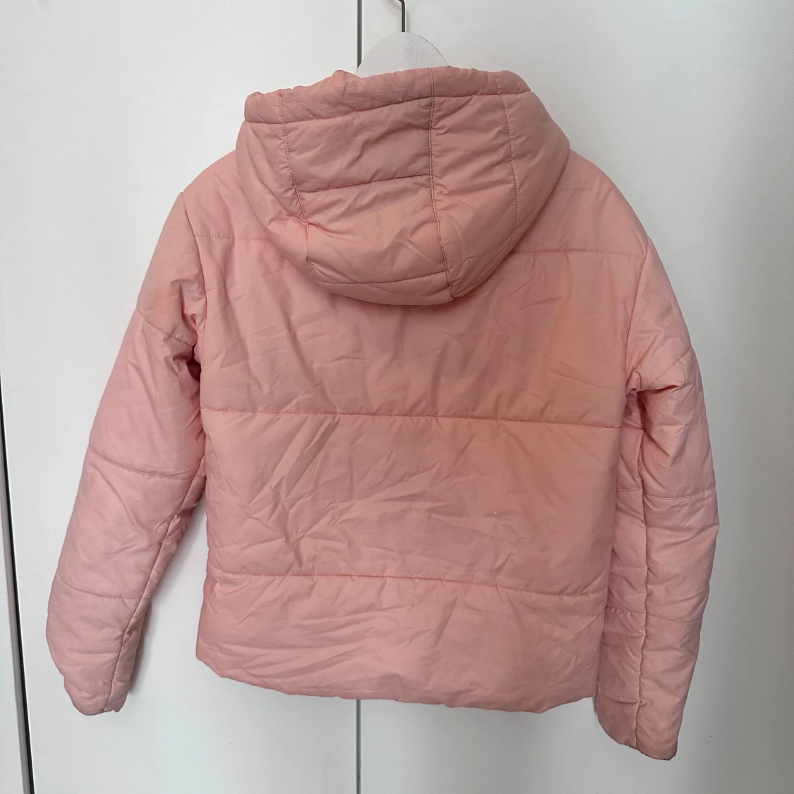 Rosa pufferjacka från Nike - 1