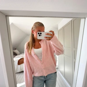 stickad kofta  - supermysig kofta från gina som aldrig är använd!!!❣️❣️❣️💘💘💘💘