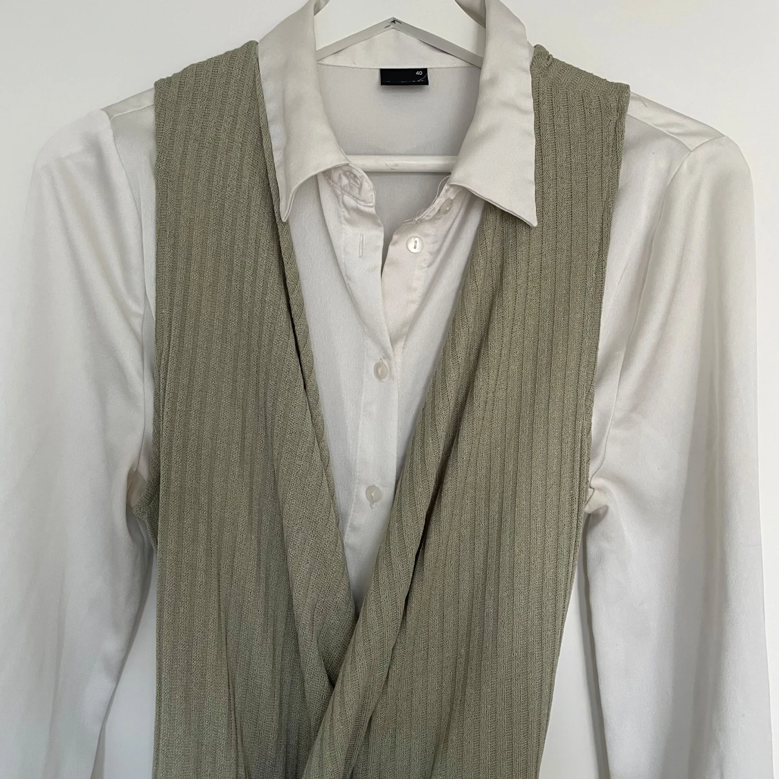 Ribbad omlottopp från Mango - 3