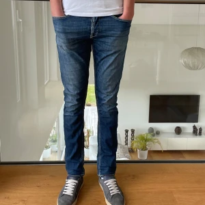 Dondup George jeans  - Dondup George jeans i storlek 32, skriv för fler bilder/frågor🙌🏼