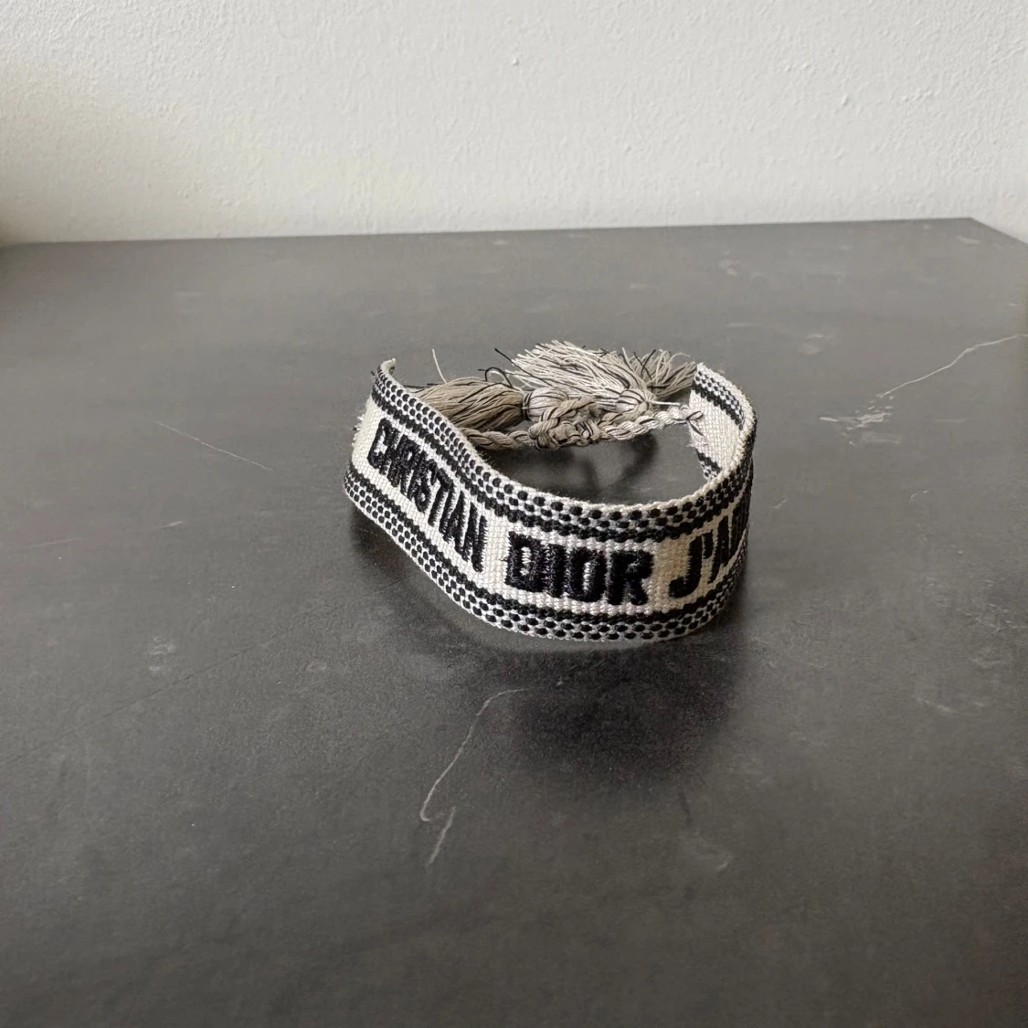 Svartvitt armband från Dior