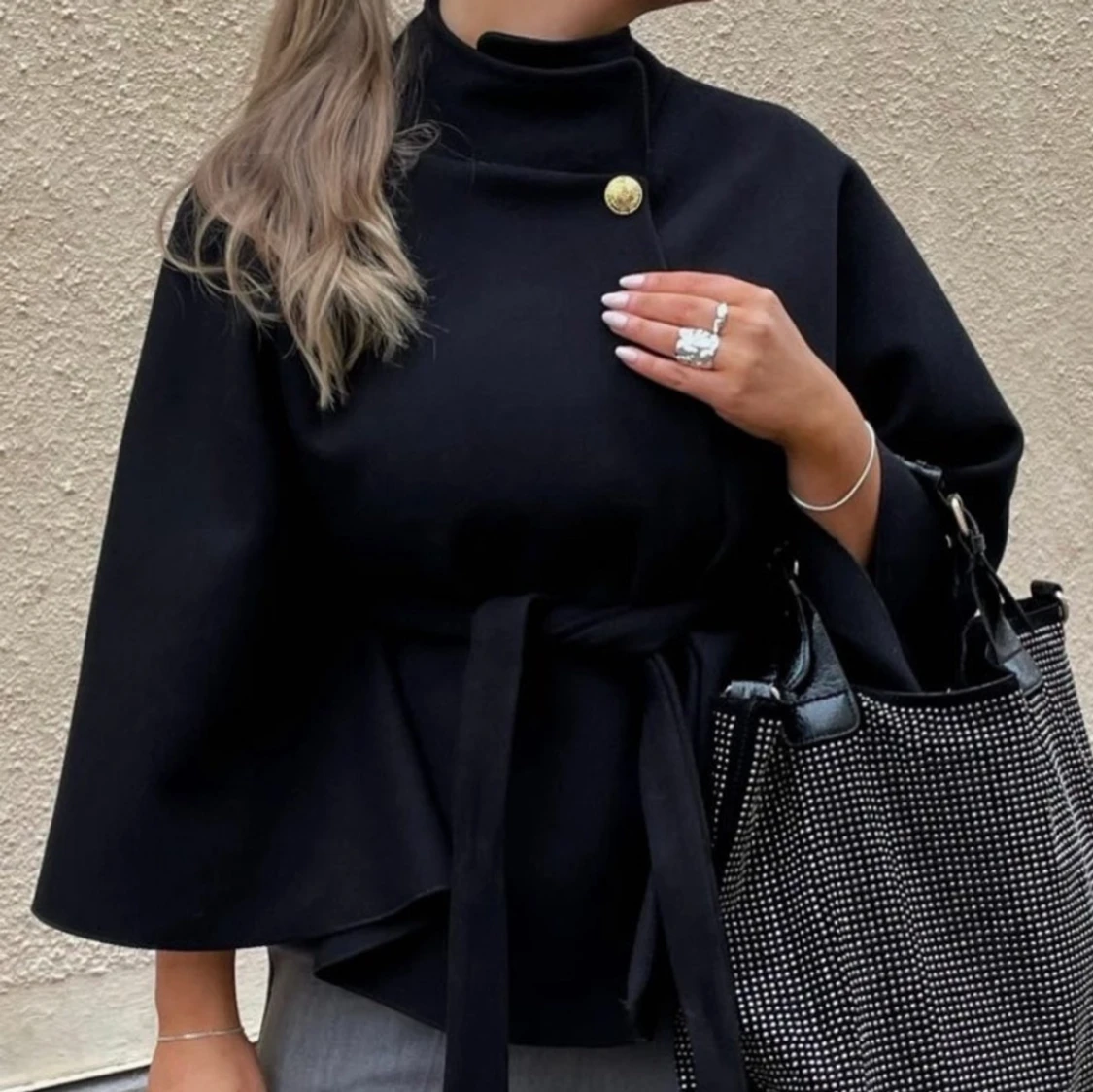 navy blue kappa med knapp vid halsen