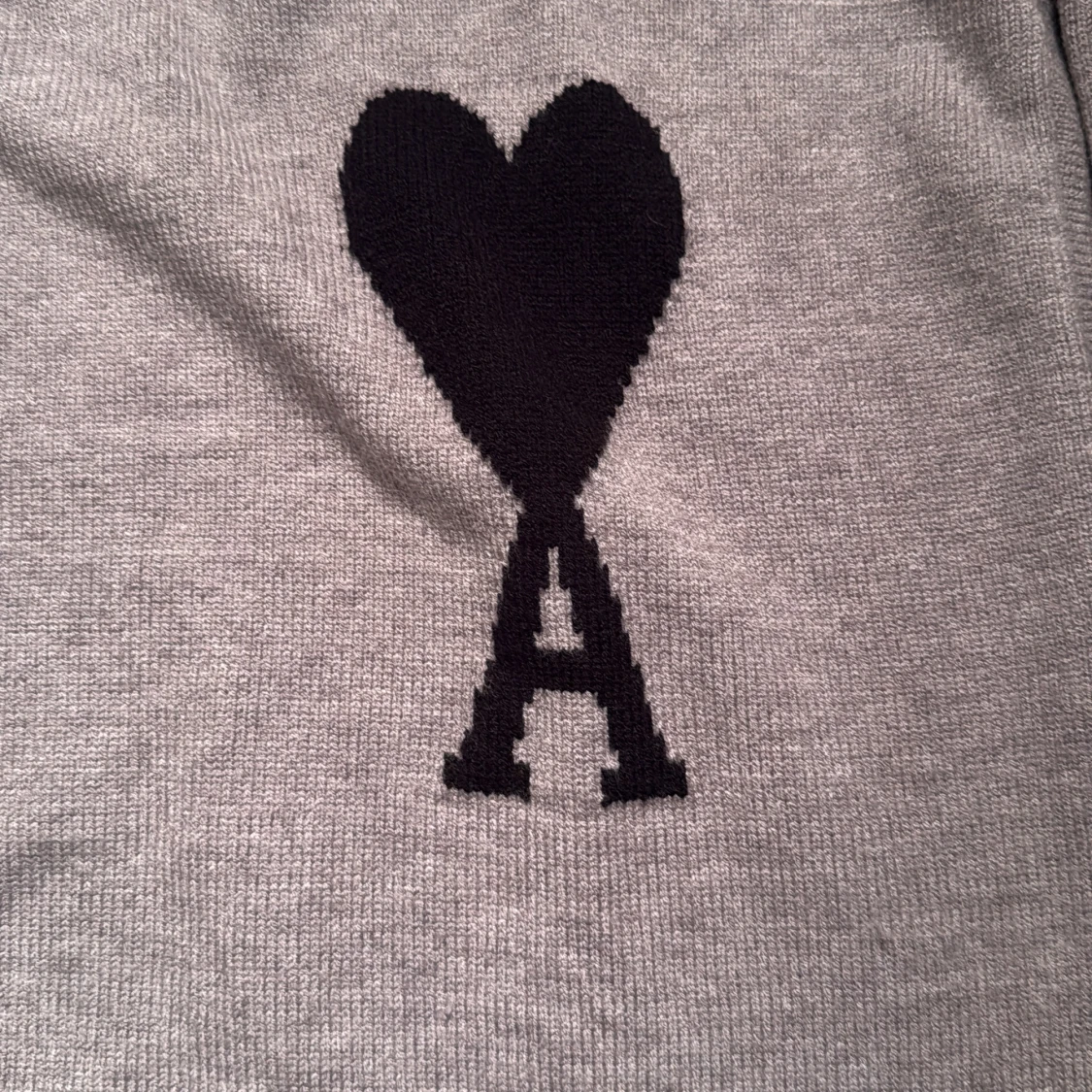 Grå stickad tröja från Ami Paris - 1