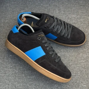 Saint Laurent Skor | 41 - Saint Laurent Sl/10 sneakers | Passar 41-42 | Grymt skick | Endast skorna ingår | INGA BYTEN | Fraktar spårbart eller möts upp i Täby