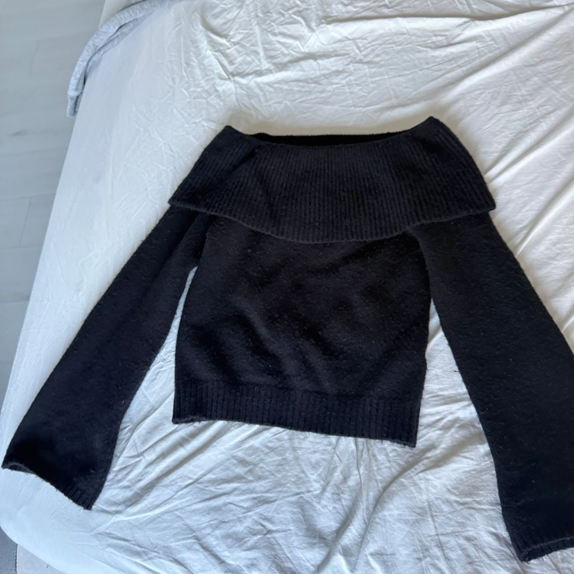 Svart offshoulder stickad tröja SHEIN