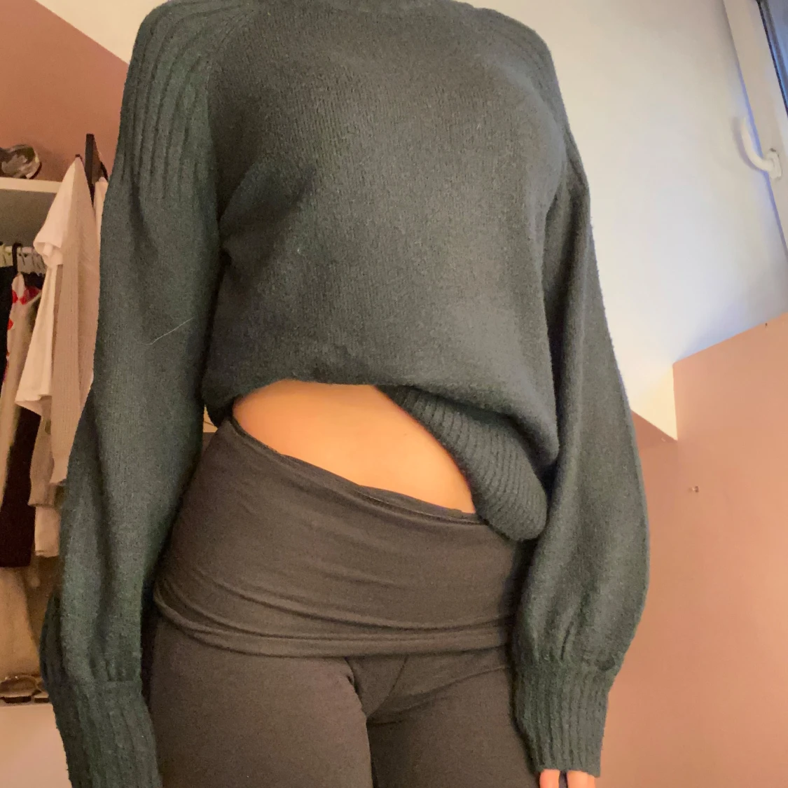 Mörkgrön stickad tröja