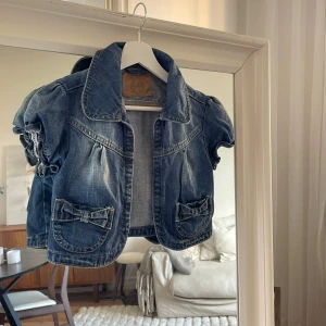 Jeans bolero  - Så snygg jeans bolero, i fint skick!🫶🏼 