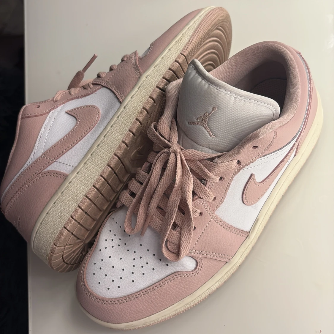 Nike Air Jordan 1 Low ljusrosa