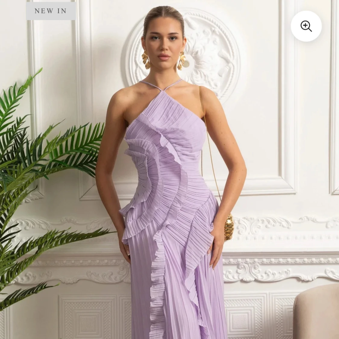 Ljuslila omlottklänning med volang