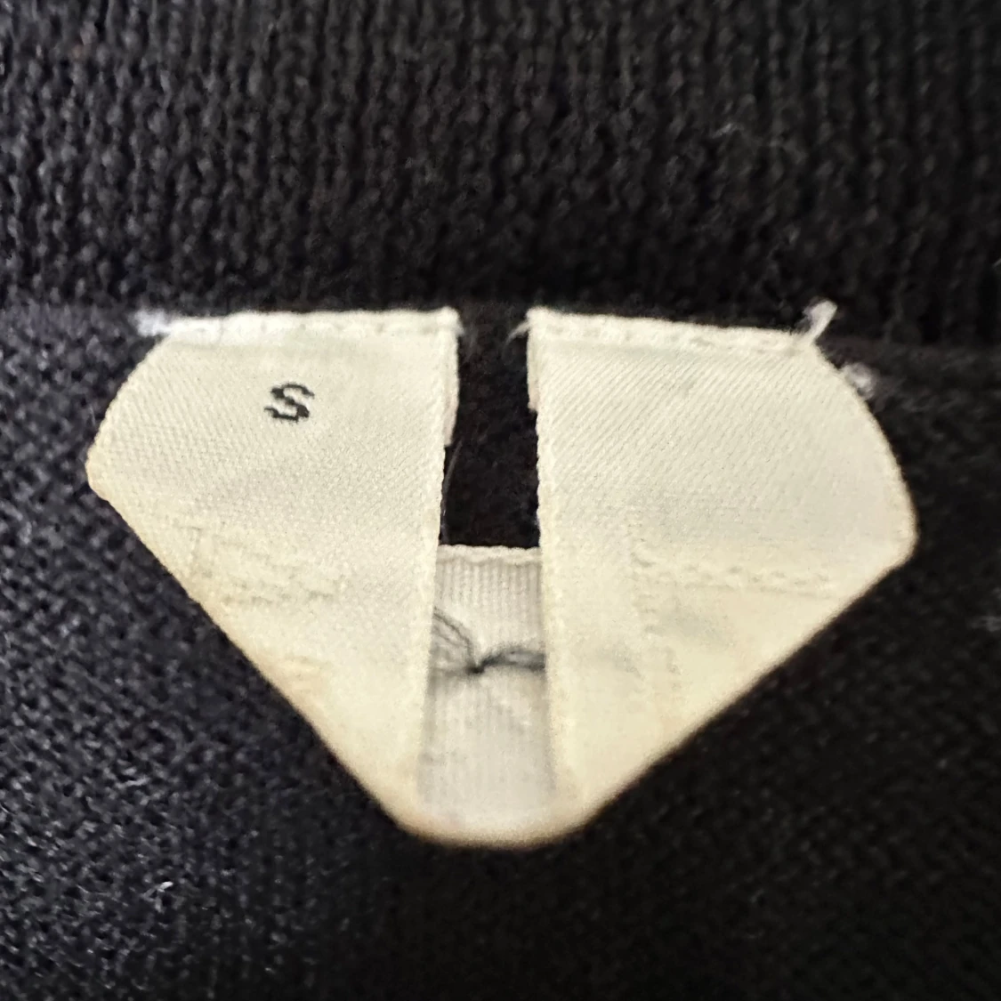 Svart stickad tröja från Arket - 2