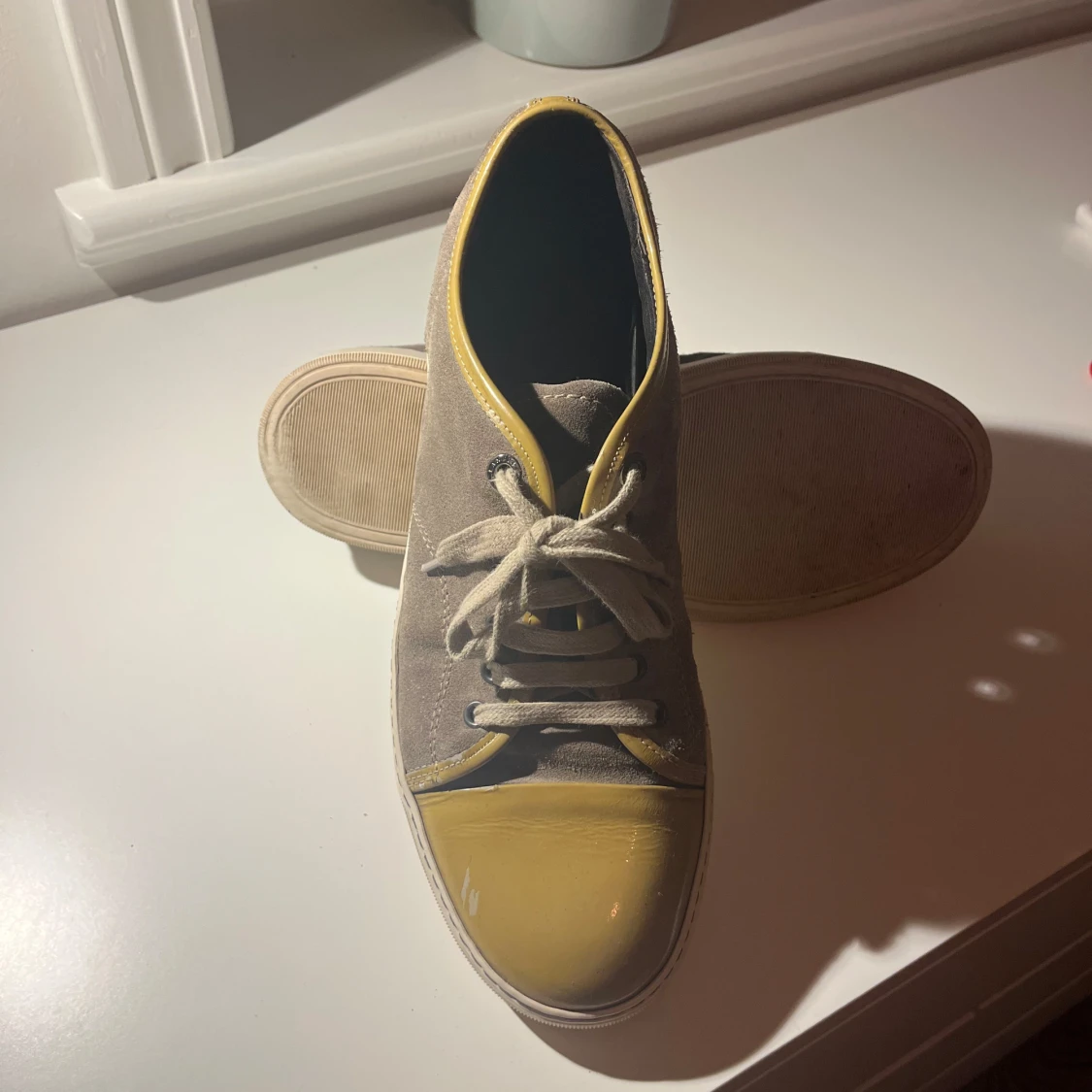 Lanvin sneakers i mocka och lack - 2