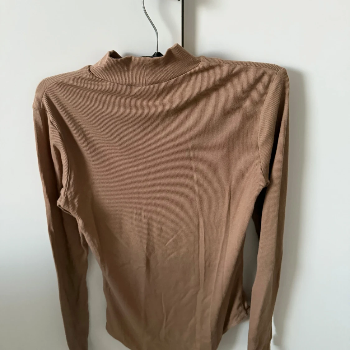 Beige ribbad body från H&M - 1