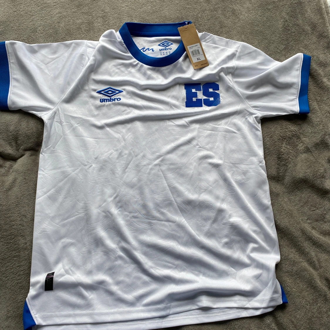 Vit och blå EL Salvador fotbollströja XL