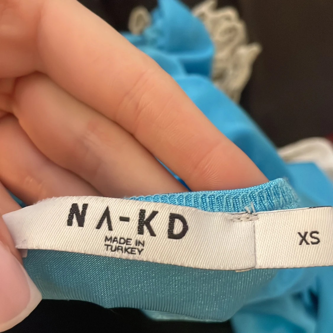 Blå långärmad polotopp från NA-KD - 2