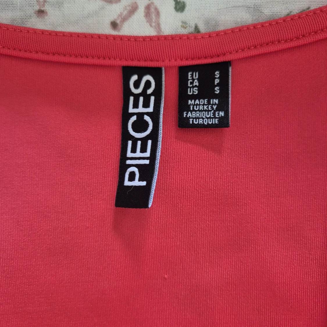 Röd långärmad topp från Pieces - 2