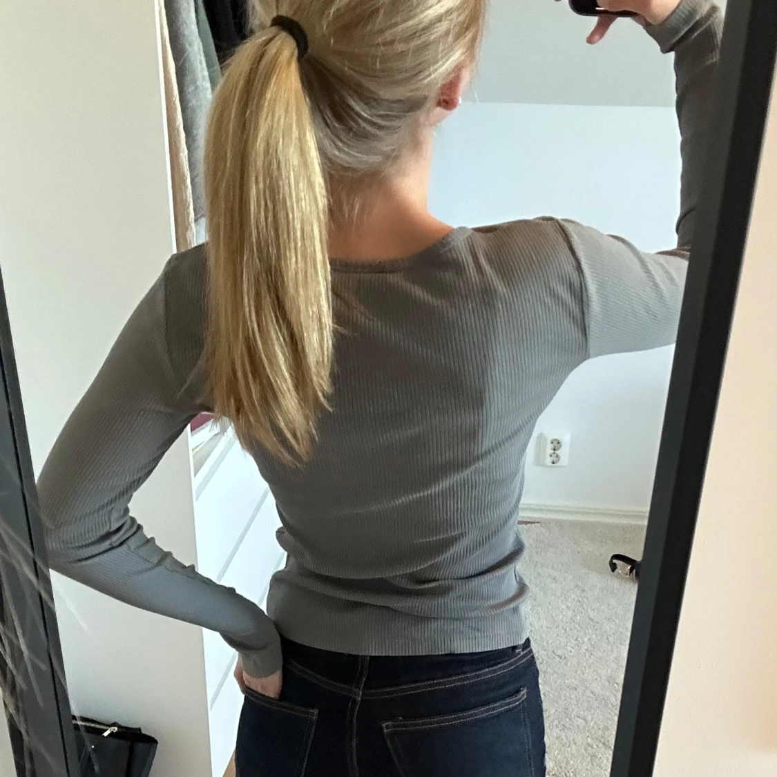 Grå ribbad långärmad topp - 2