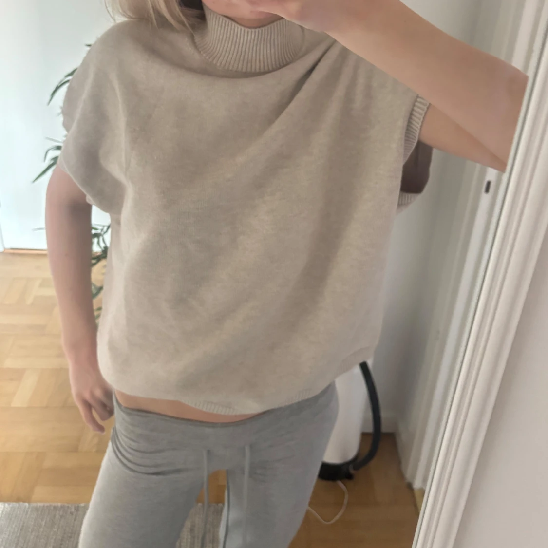 Stickad tröja/topp - 1