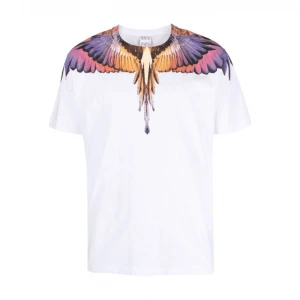 Marcelo Burlon T-shirt - Säljer en Marcelo Burlon T-shirt  (nypris 3500kr) mitt pris 599. 