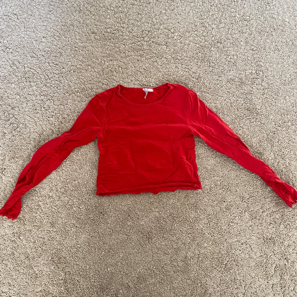 Röd croppad topp från Divided - 1