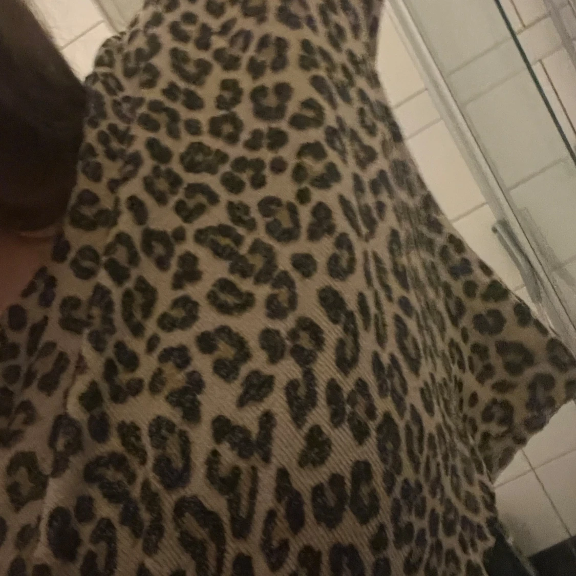 Leopardmönstrad croppad topp - 3