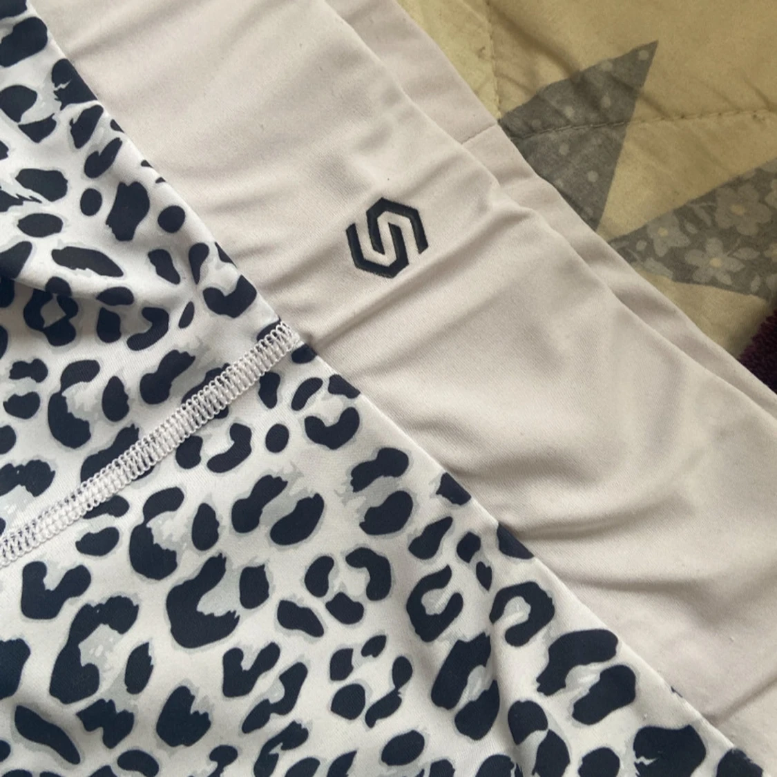 Leopardmönstrade leggings från Stronger - 2