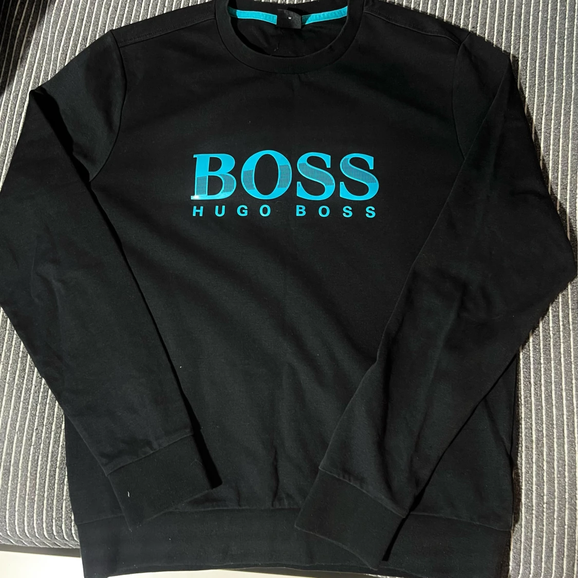 Svart tröja från Hugo Boss - 3