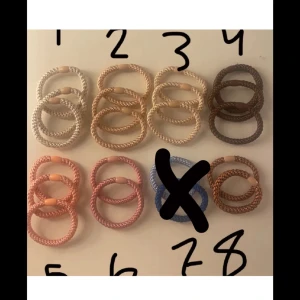 Färgglada armband i flätad design - Säljer 1 för 10kr eller 3 för 25. Skriv vilken/vilka du vill ha i dm:) 