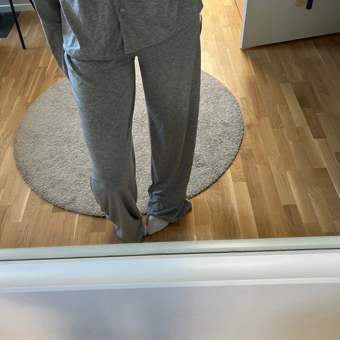 Ljusgrå långärmad pyjamas (tall) - 1