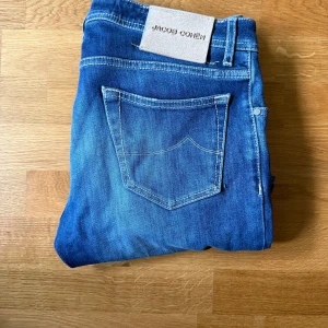 Jacob cohen jeans! - Jacob cohen jeans! Storlek-32 model-622 (slimfit passform) nypris- 5000