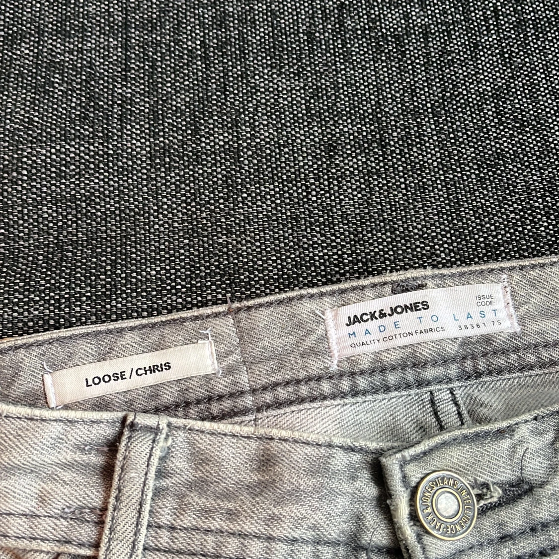 Ljusgrå jeansbyxor från Jack & Jones - 1