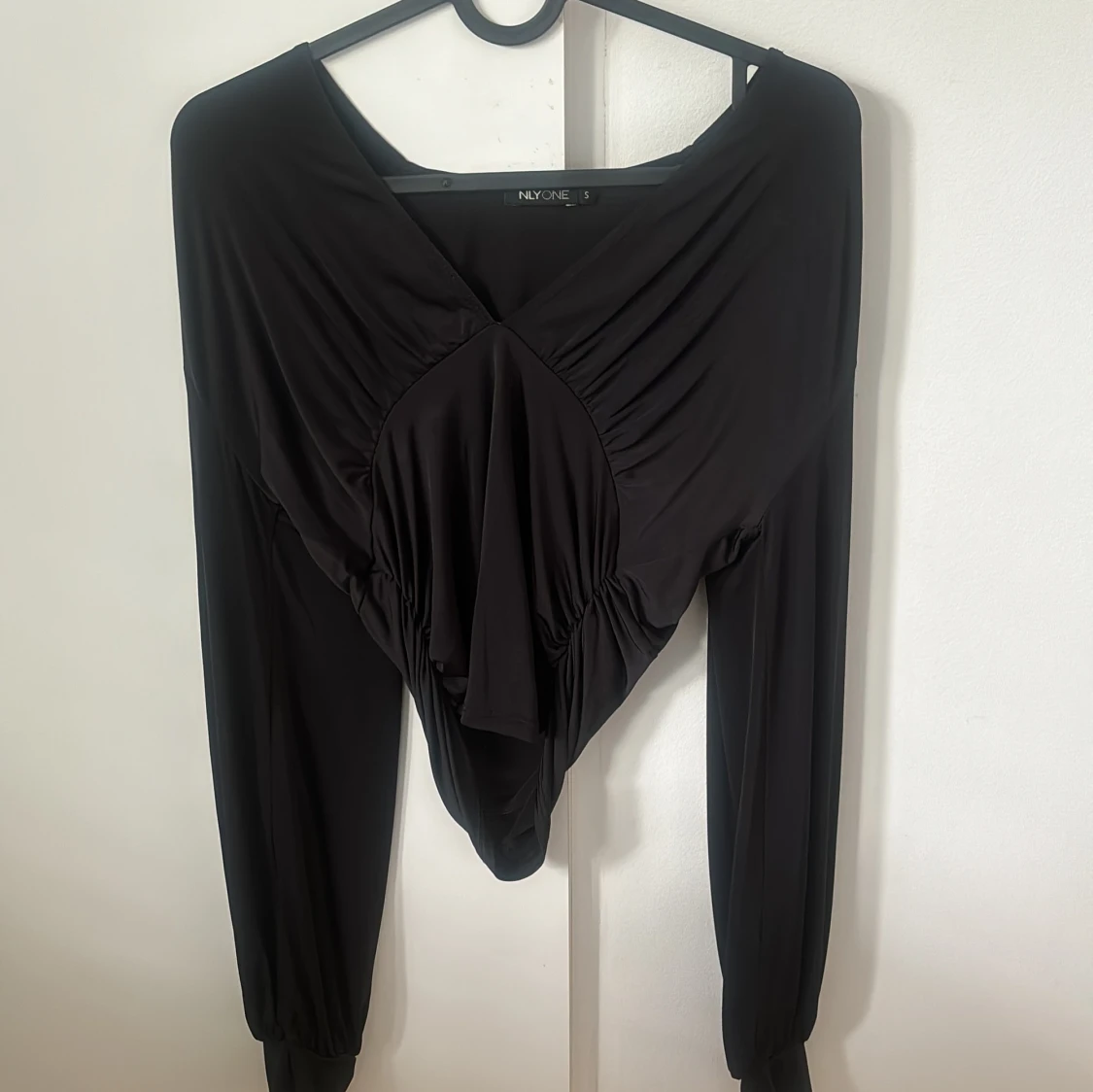 Svart långärmad topp från Nelly