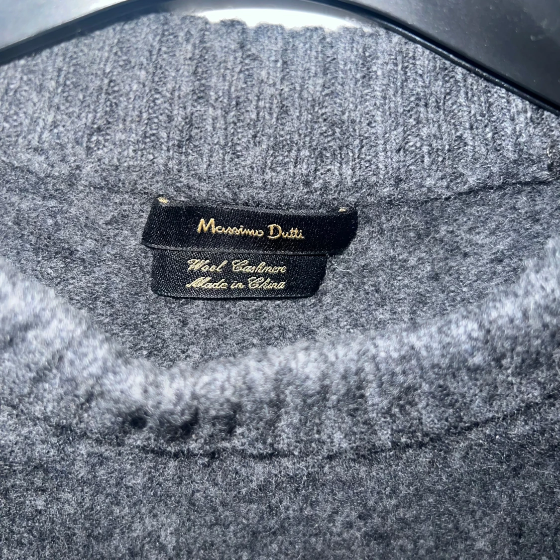 Grå stickad tröja från Massimo Dutti - 1