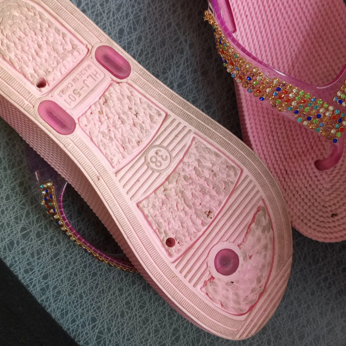 Rosa sandaler med glittriga stenar - 2