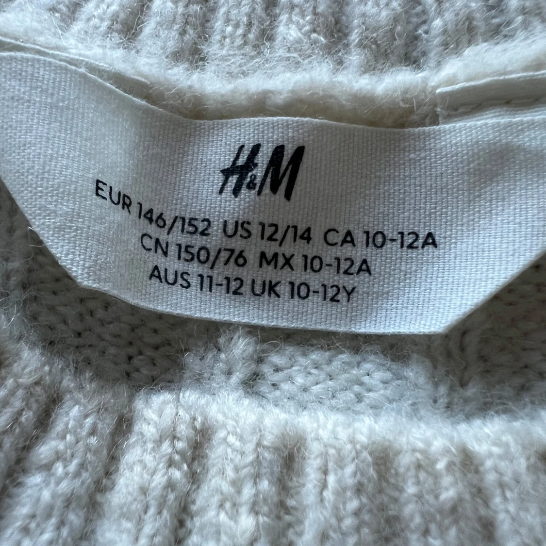 Beige ribbstickad tröja - 4