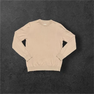 These glory days tröja  - Storlek s samt använd en eller två gånger. Färgen är beige rosa!