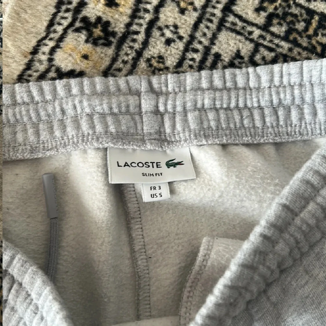 Gråa Lacoste Byxor - 2