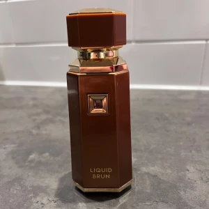 Liquid Brun parfym från French Avenue - LIQUID BRUN - 100ml. 95% kvar.