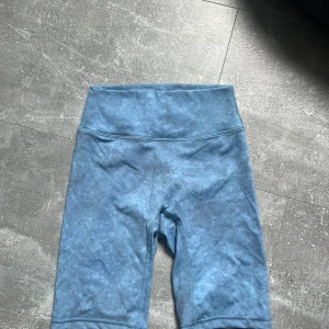 Träningsshorts  - Snygga träningsshorts från sportswear i storlek s, aldrig använda 