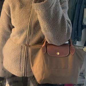 Longchamp väska  - säljer min gröna long champ väska då den inte kommer till användning 
