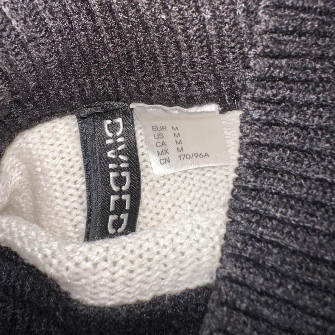 Randig stickad tröja från Divided - 1