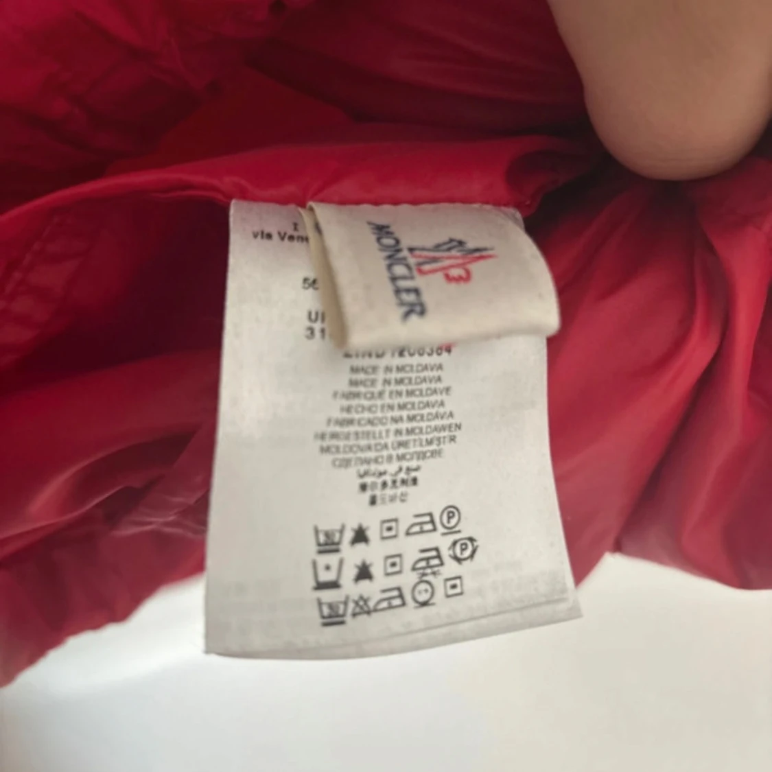 Röd vindjacka från Moncler - 3